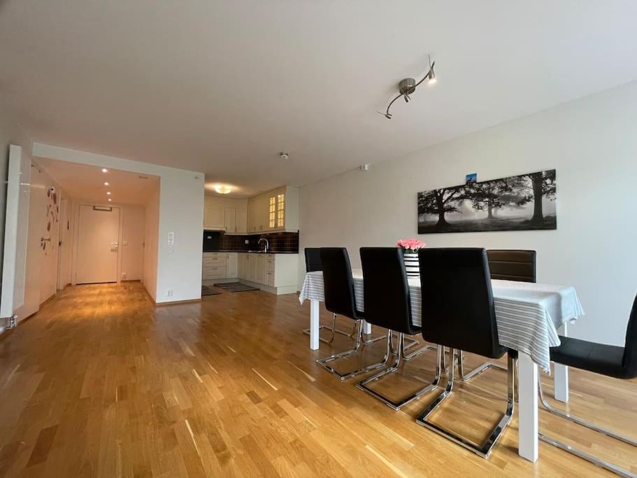 ברגן 3 Sleeping Rooms For 82M2 Which Direct Traffic To Airport And City Center מראה חיצוני תמונה